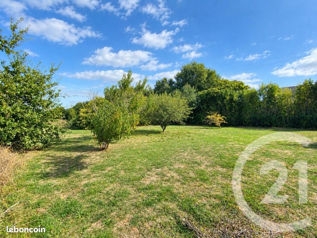 Terrain 814 m² · à Quilly · 74 500 €