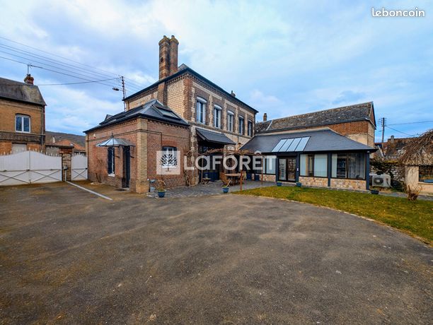 Maison 8 pièces 230 m²