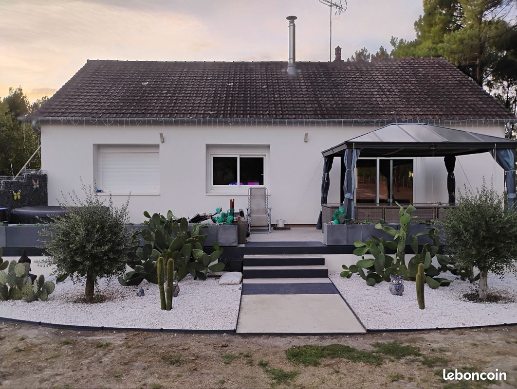 Maison 5 pièces 90 m² · à Brette-les-Pins · 90 m² · 235 000 €