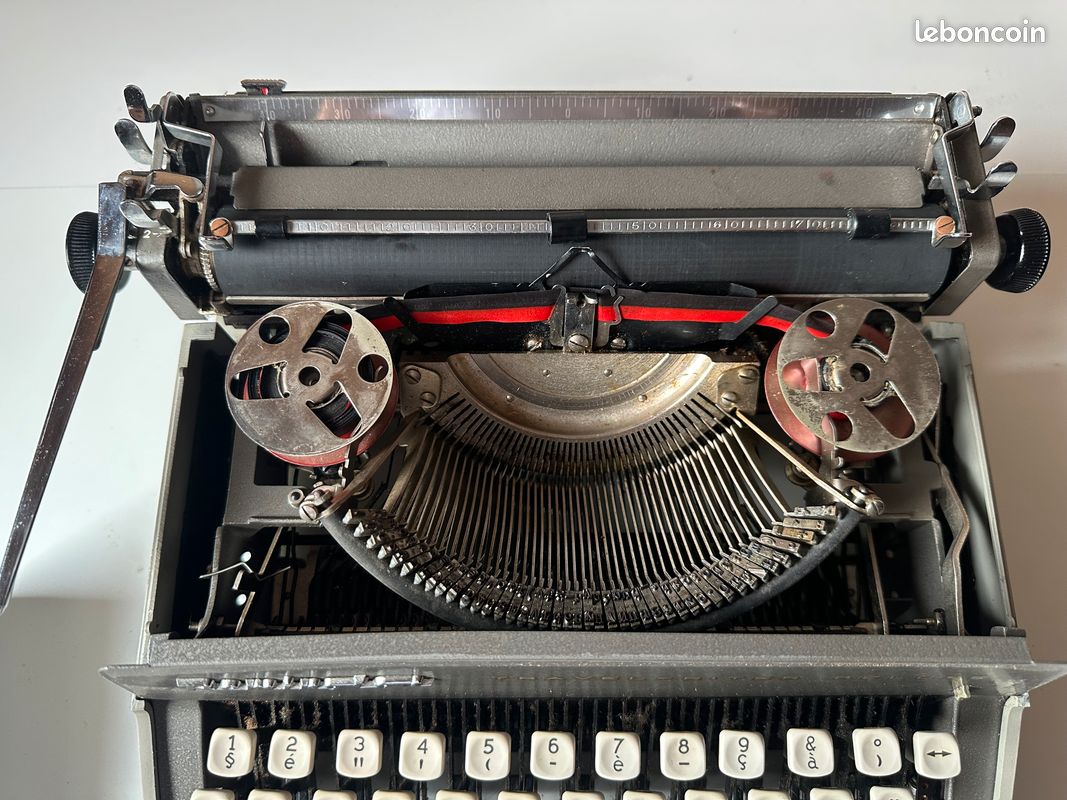 Machine à écrire vintage Remington Travel-Riter Deluxe (image 2)