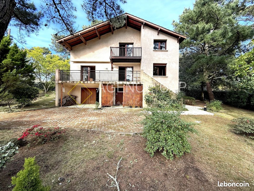 Maison 8 pièces 230 m² · à Arcachon · 230 m² · 1 890 000 €