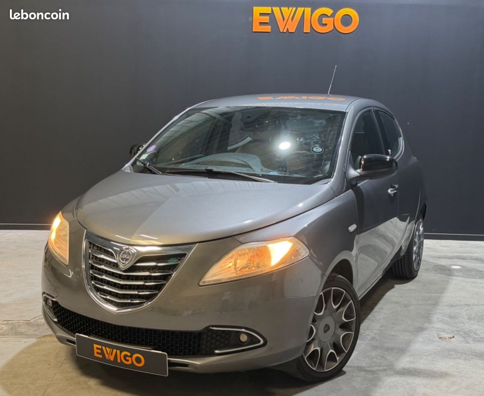 LANCIA YPSILON 1.2 70ch - suivi complet - 2 eme mains (image 1)