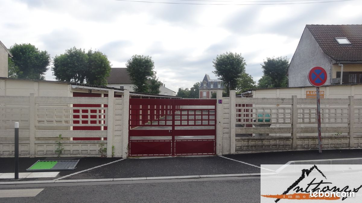 Parking/box Montfermeil · 98 €/mois