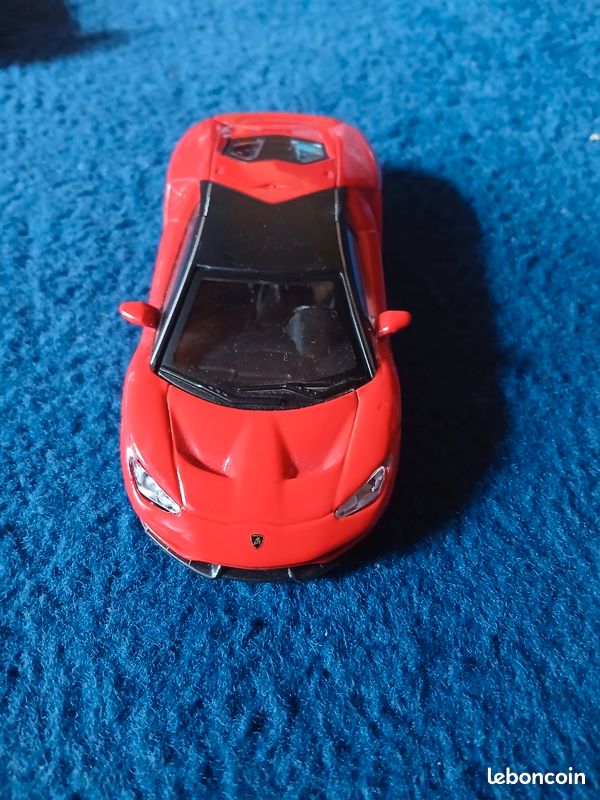 Petite voiture 1/43 lanborgini (image 1)