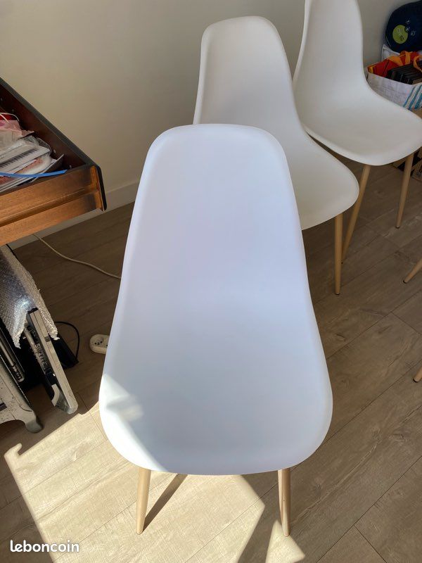 Lot 4 chaises (image 2)