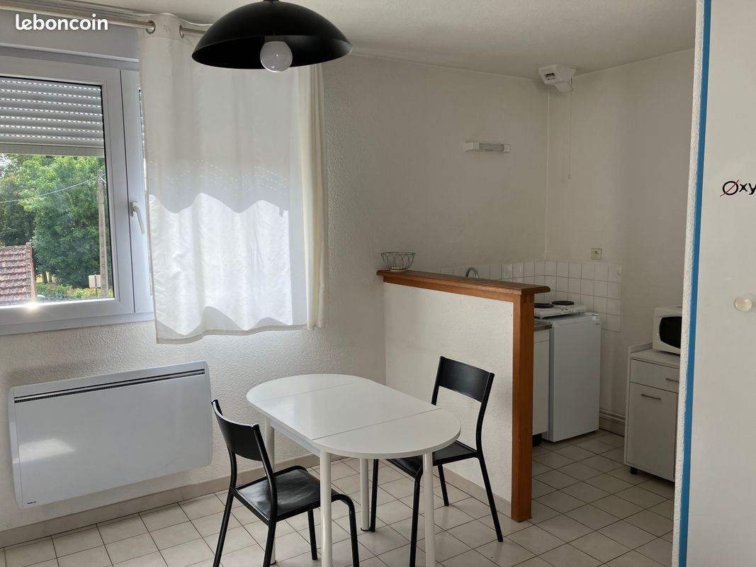 Appartement 1 pièce 25 m² · à Montluçon · 25 m² · 300 €
