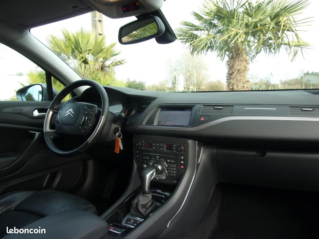 Citroën C5 HDi 160 Exclusive+ A (image 9)