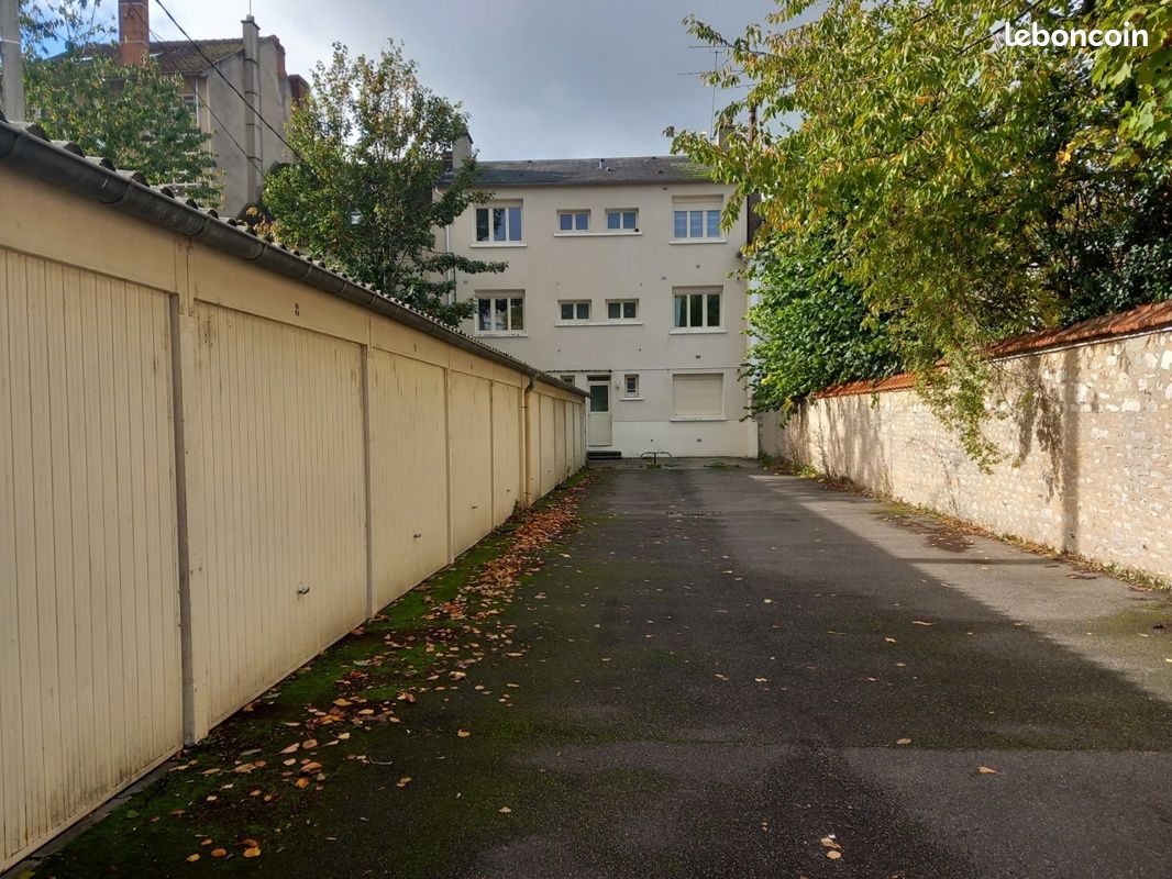 Parking 12 m² · à Montargis · 12 m² · 56 €/mois
