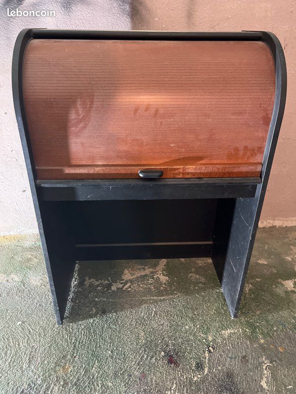 Bureau (image 1)