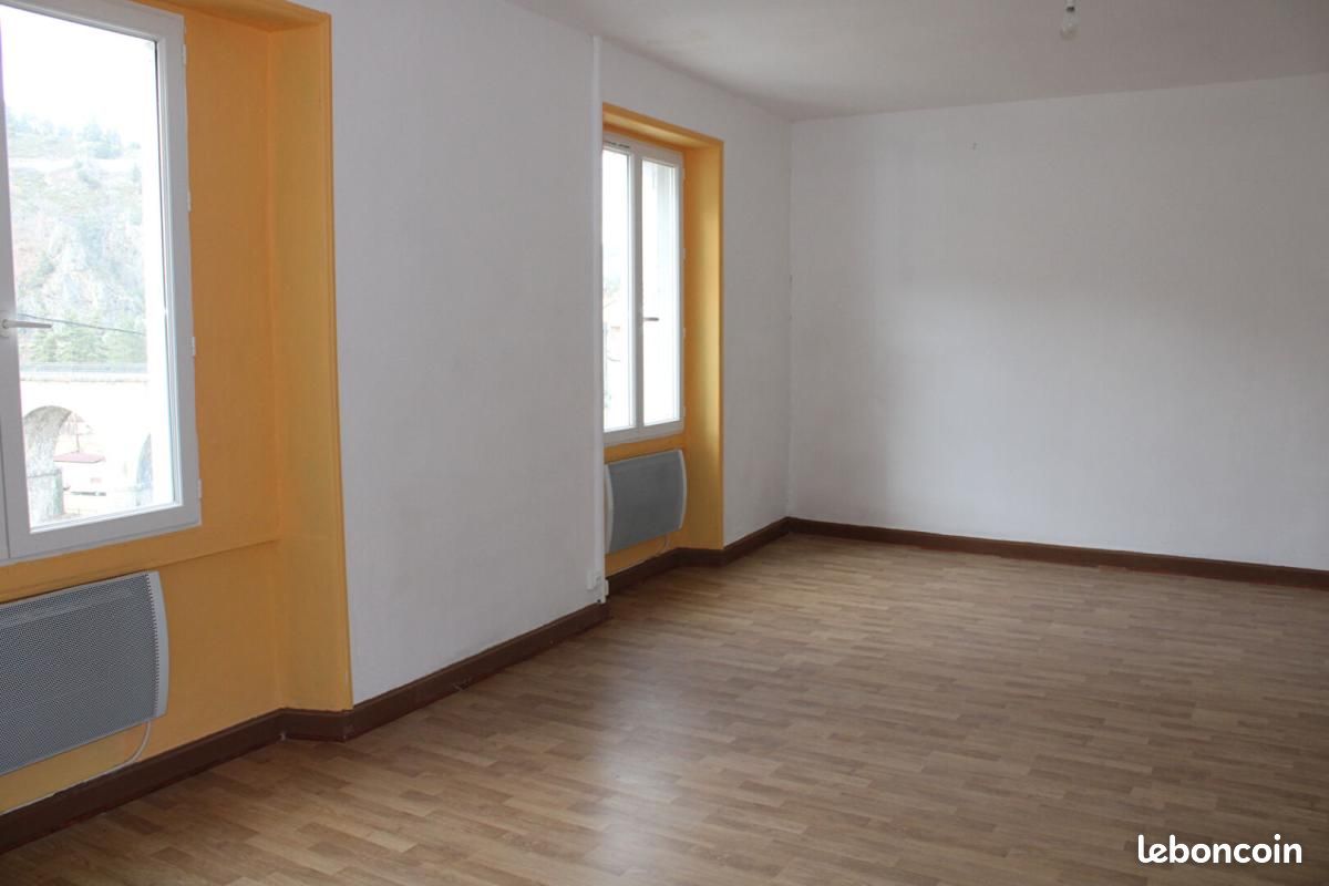 Maison 9 pièces 180 m² · à Saint Bonnet-Laval · 180 m² · 96 000 €