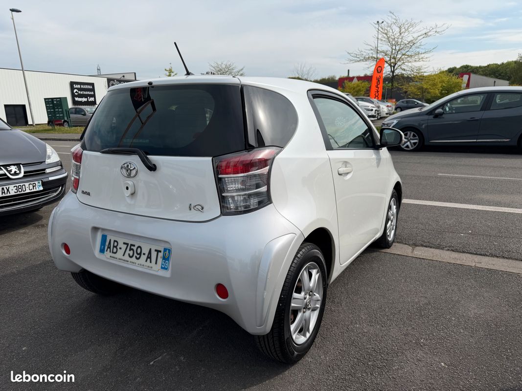 TOYOTA IQ 1.0 VVT-i 12V 68 cv (image 4)