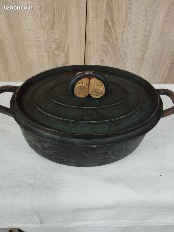 Holland - cocotte ancienne ovale en fonte émaillé - Fonte émaillée