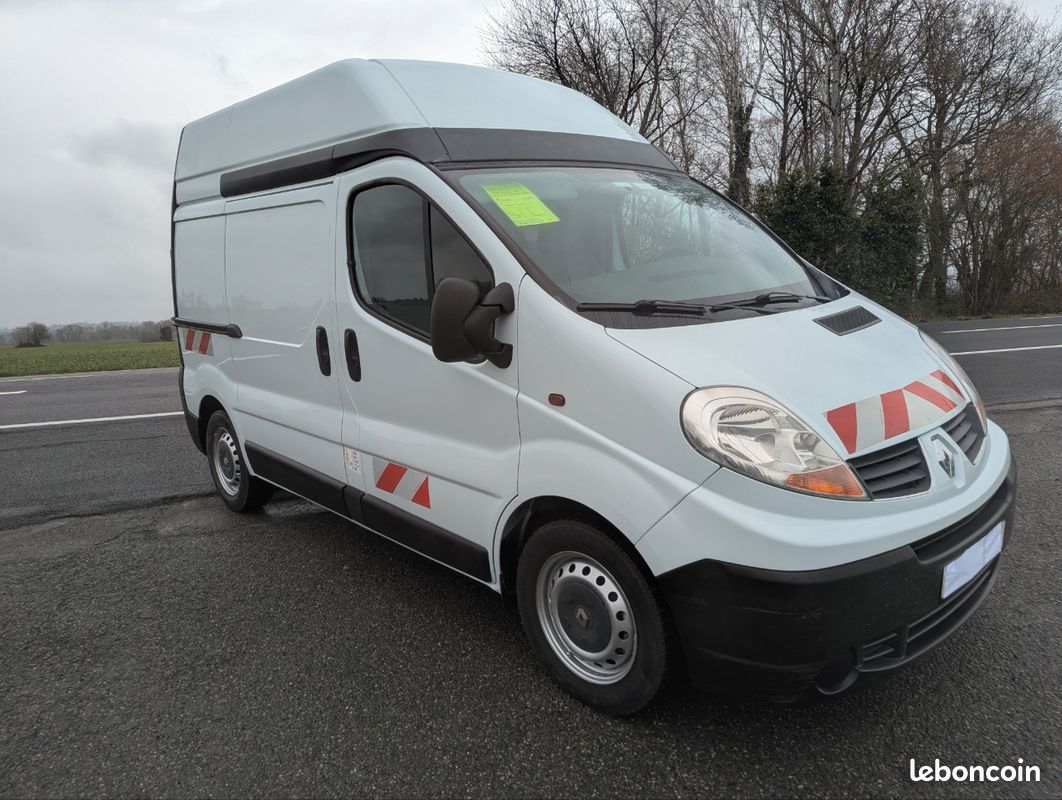 Magnifique renault trafic l2h2 1.9 dci 100cv occamobile 64 pau (image 1)