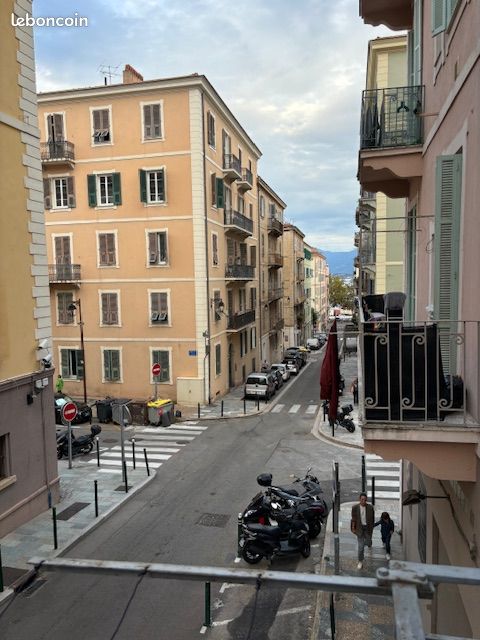 Appartement 4 pièces 91 m² · à Ajaccio · 91 m² · 1 250 €/mois