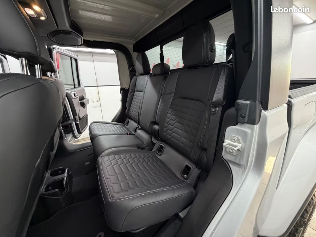 Jeep GLADIATOR Willys Sport 3.6 V6 284 ch BVA8 4x4 – Alpine – Navigation – Freedom Top (image 22)