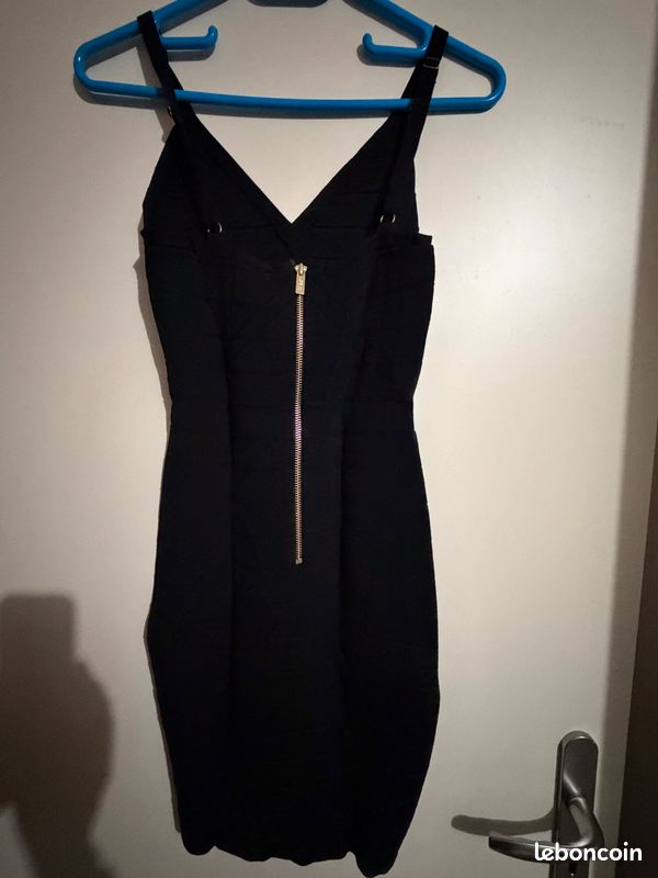 Robe GUESS Femme S - FR36 pas cher en Achat - Vente