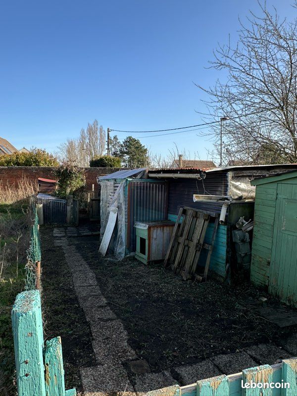 Terrain Poulailler+ jardin · à Méru · 10 000 €
