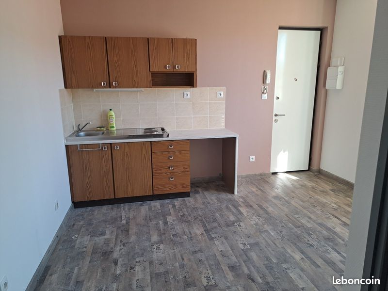 Appartement 2 pièces 30 m² · à Le Chambon-Feugerolles · 30 m² · 390 €/mois