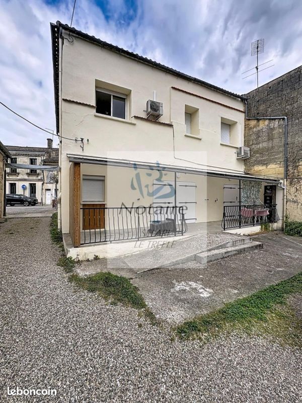 Immeuble 11 pièces 294 m² · à Castillon-la-Bataille · 294 m² · 262 500 €