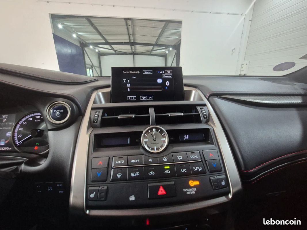 LEXUS NX 2.5 Hybrid 197ch F SPORT - 2016 - 95 000 km - CarPlay - Toit panoramique - Jantes alliage (image 17)