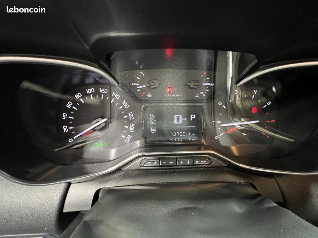CITROEN C3 AIRCROSS 1.5 BlueHDi 120 EAT6 SHINE (image 17)
