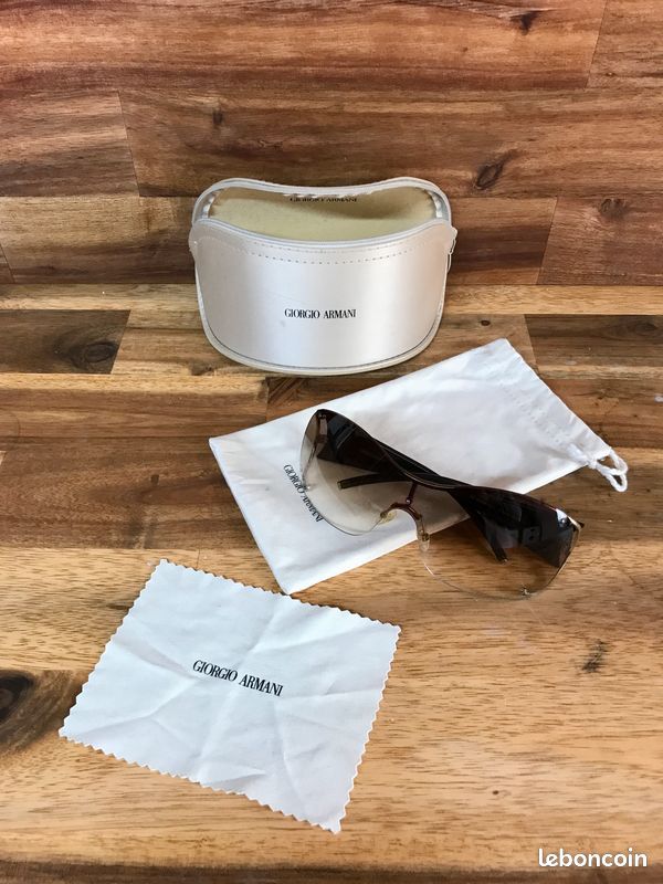 Paire de lunettes Giorgio Armani (image 2)