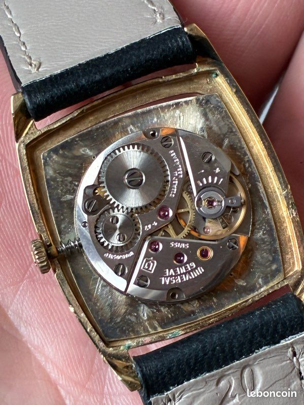 Montre Universal Genève Tank Vintage - Réf. 542114, Cal. 1-42, Plaqué Or, Années 70