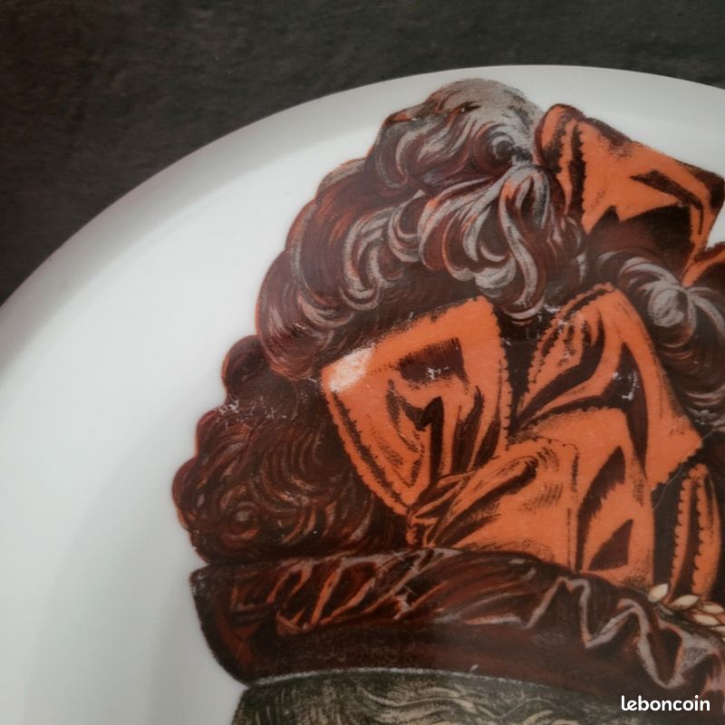 10 assiettes à dessert anciennes Marseille en faïence de Longwy vintage