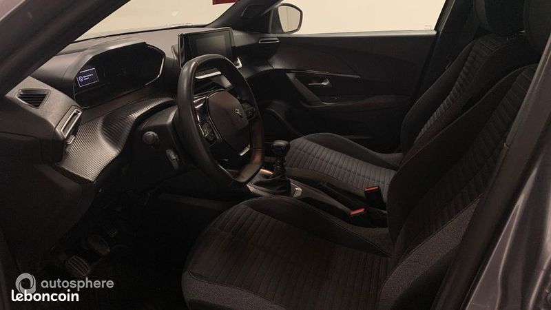Peugeot 2008 1.2 PureTech 100ch S&S Style (image 12)