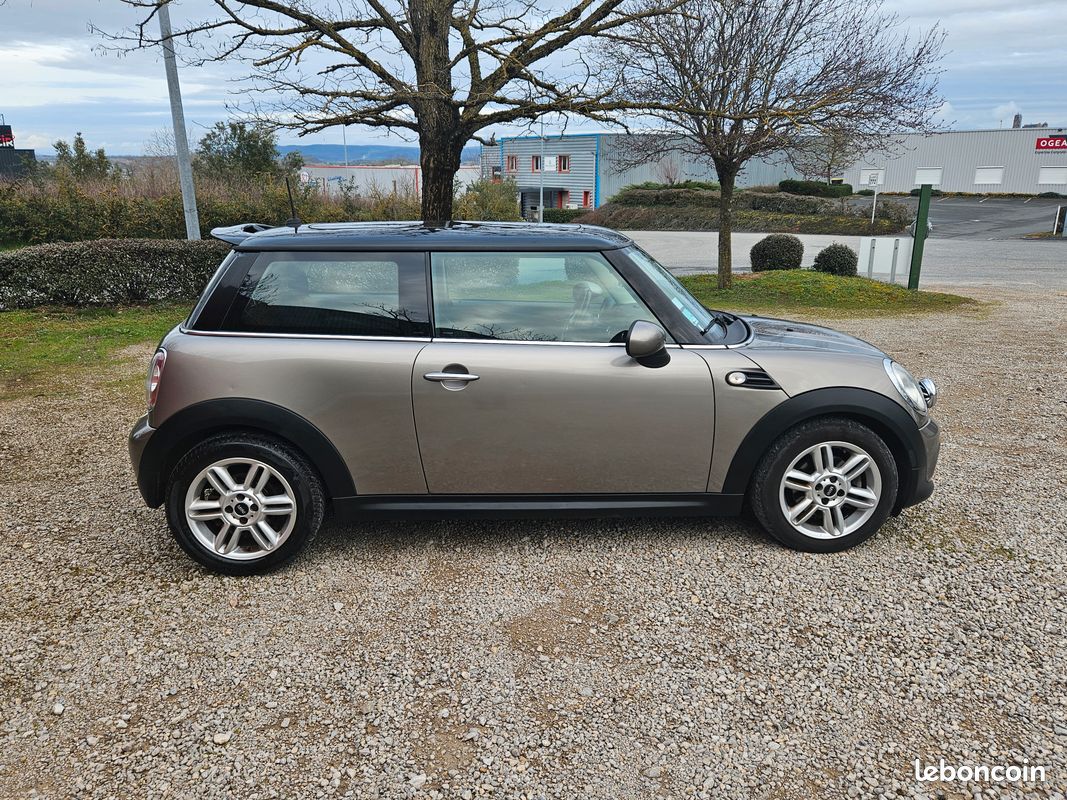 Mini Cooper D 112 CH Très Bon Etat... (image 6)