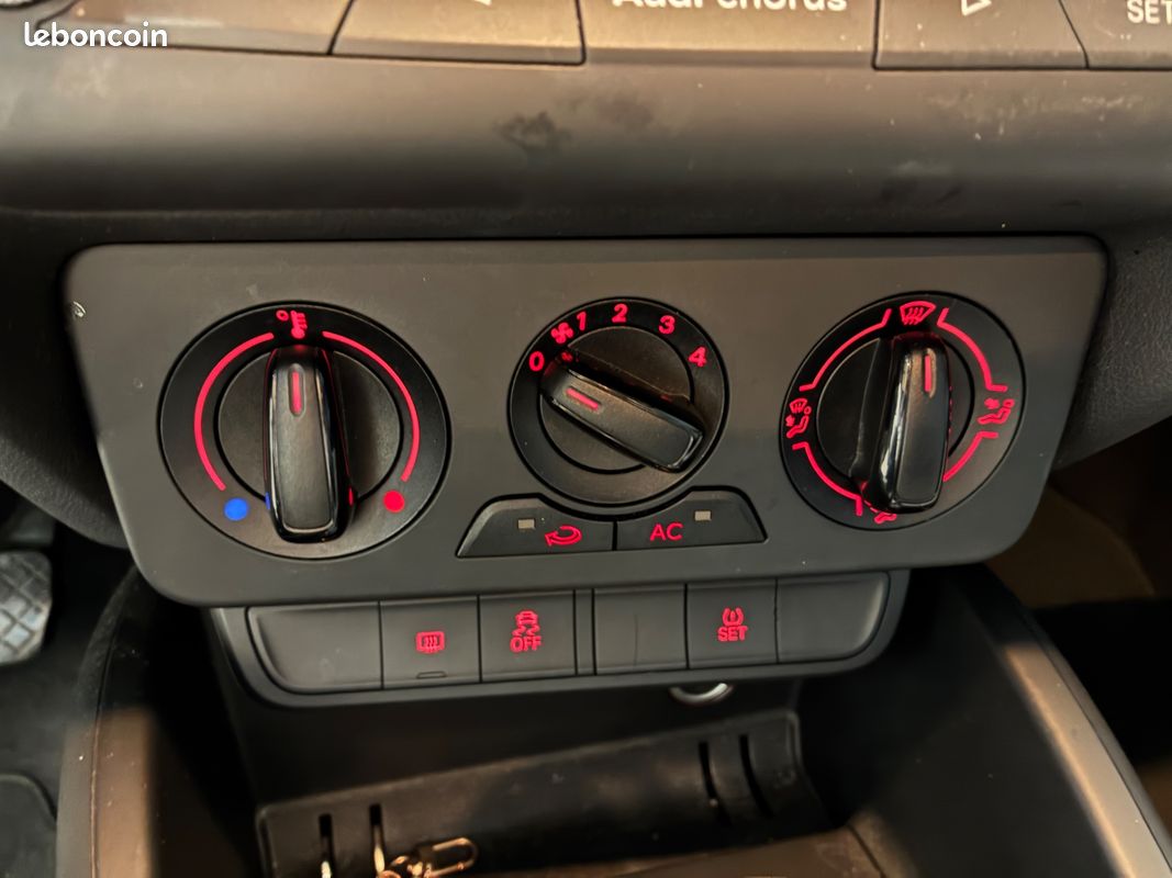 AUDI A1 SPORTBACK 1.2 TFSI 86CH AMBIENTe (image 13)