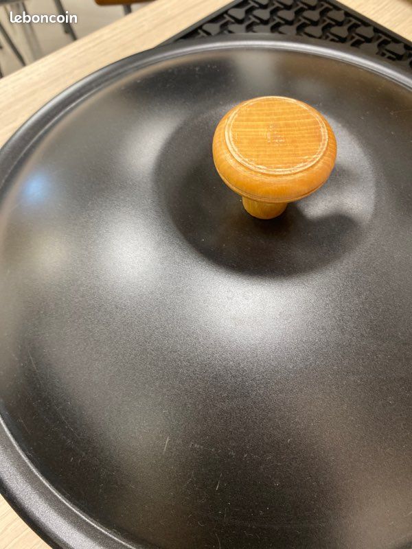 Wok en fonte avec couvercle (image 4)
