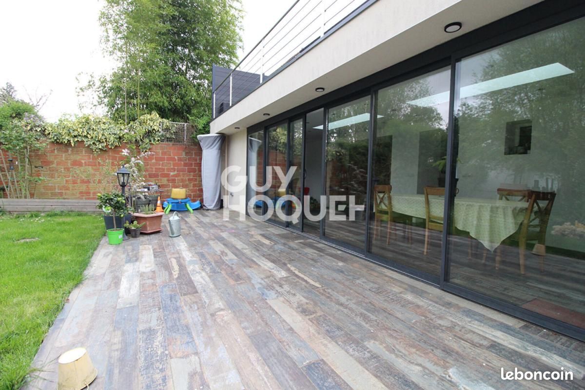 Maison 8 pièces 211 m² · à Ozouer-le-Voulgis · 211 m² · 379 000 €