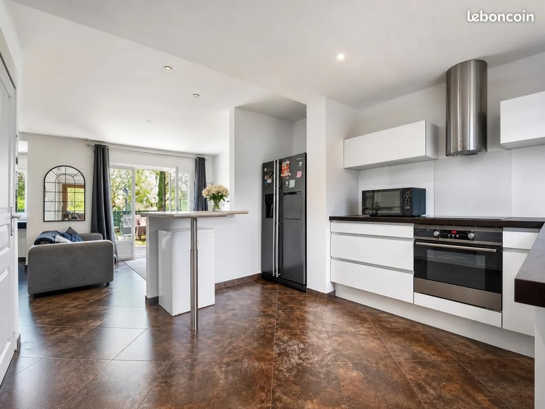 Maison 4 pièces 100 m² · à Saint-Cyr-l'École · 100 m² · 460 000 €