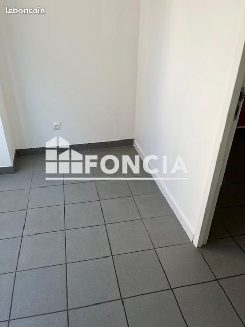 Location - Local commercial - 30 m² - 4 400 /an HC HT - (image 4)