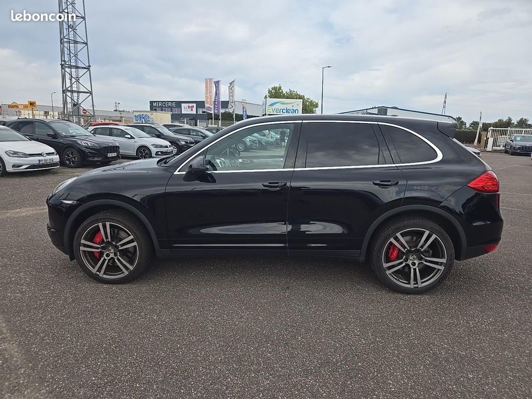 PORSCHE CAYENNE (958) turbo (image 8)