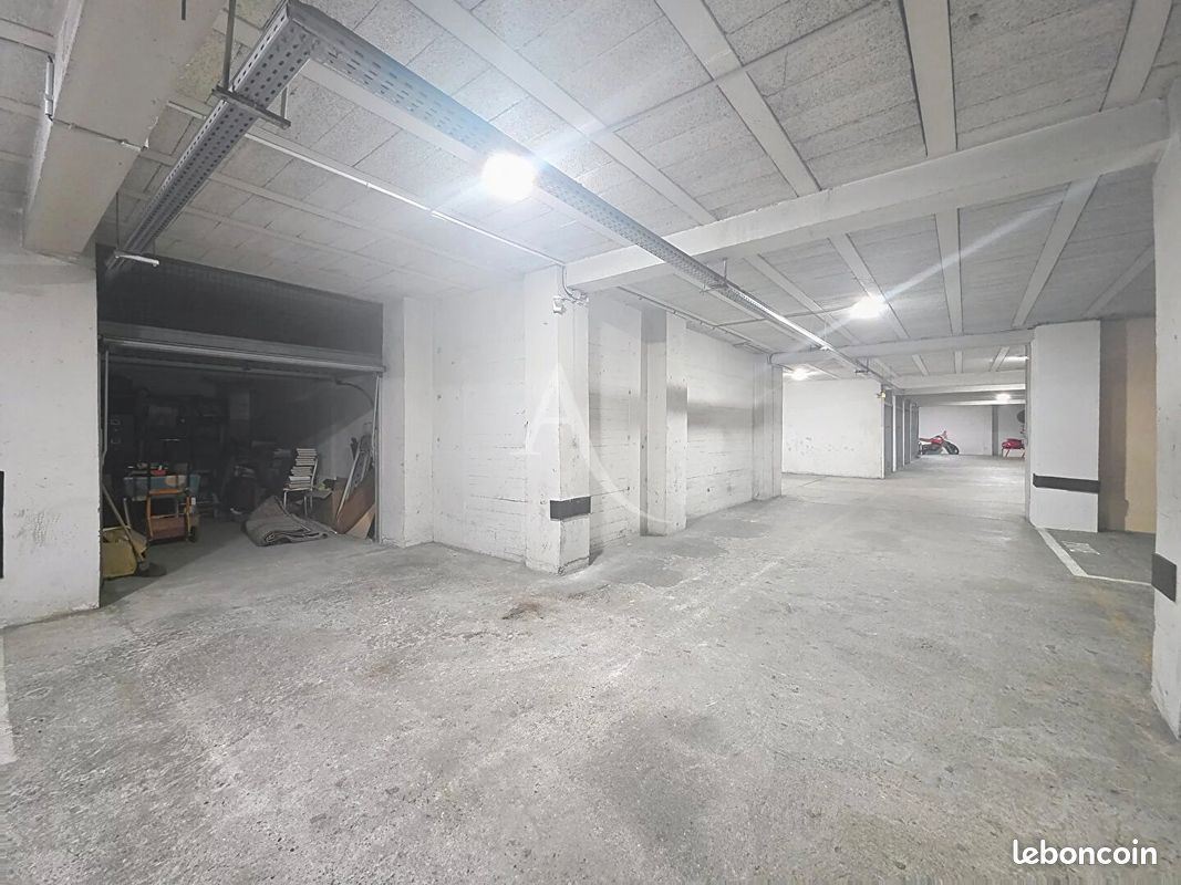 Parking 16 m² · à Antibes · 16 m² · 43 000 €