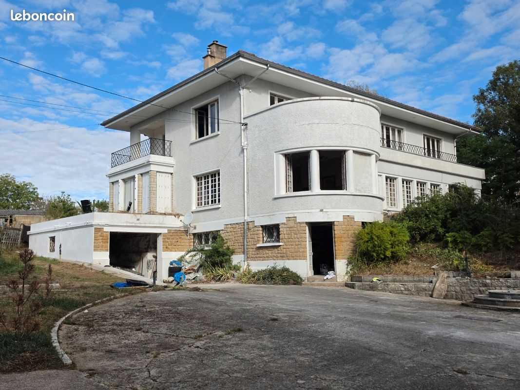 Maison 8 pièces 260 m² · à Jouet-sur-l'Aubois · 260 m² · 268 000 €
