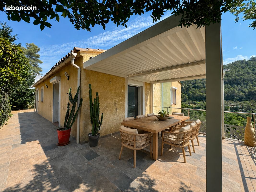 Maison 5 pièces 135 m² · à Solliès-Toucas · 135 m² · 440 000 €
