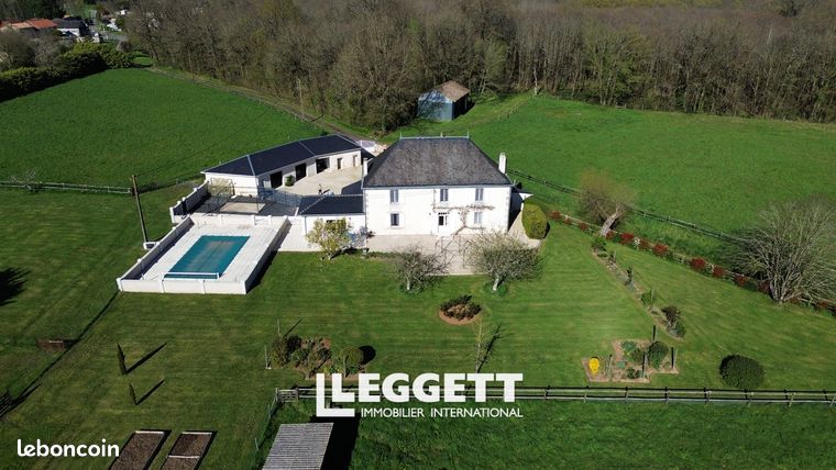 Maison 10 pièces 274 m²