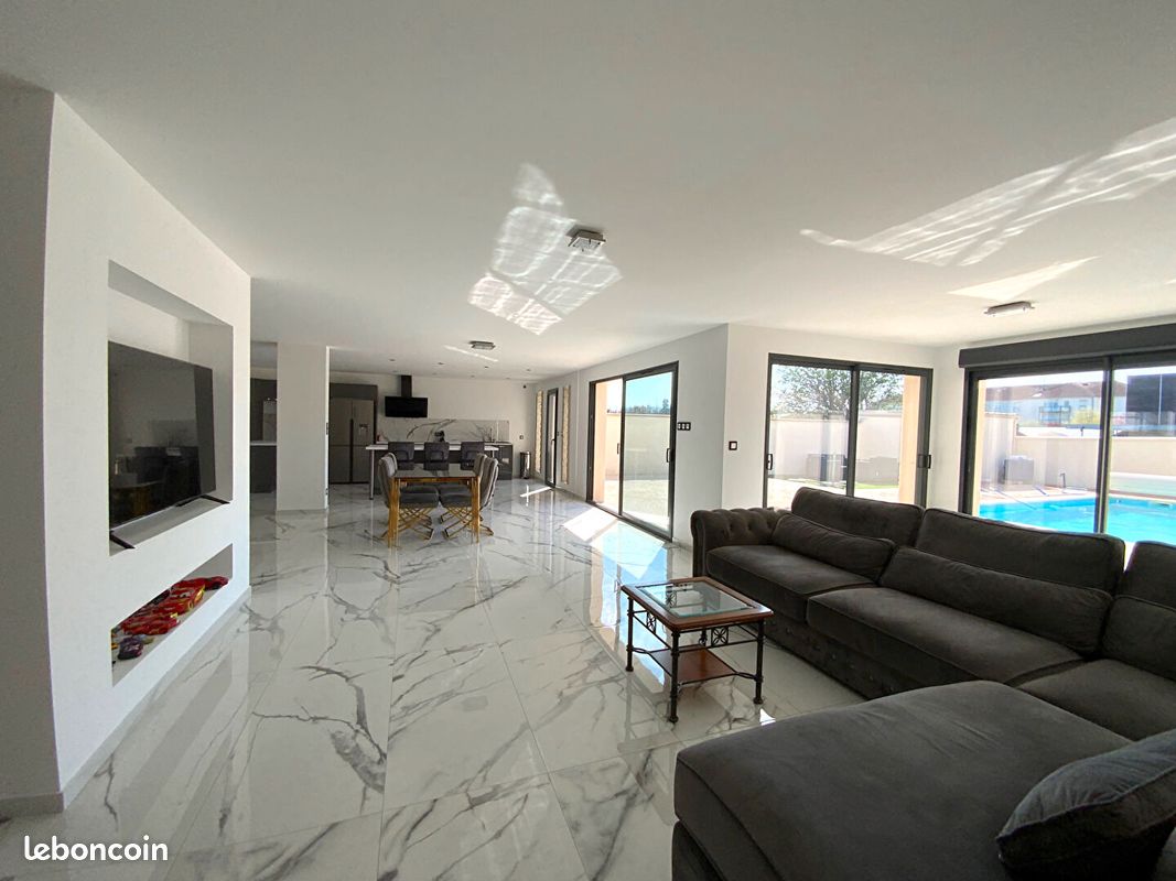 Maison 7 pièces 268 m² (image 1)