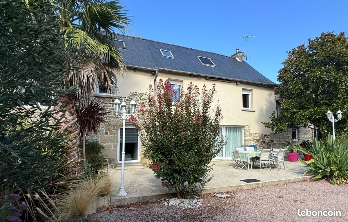 Maison 4 pièces 151 m² · à Saint-Juvat · 151 m² · 306 400 €
