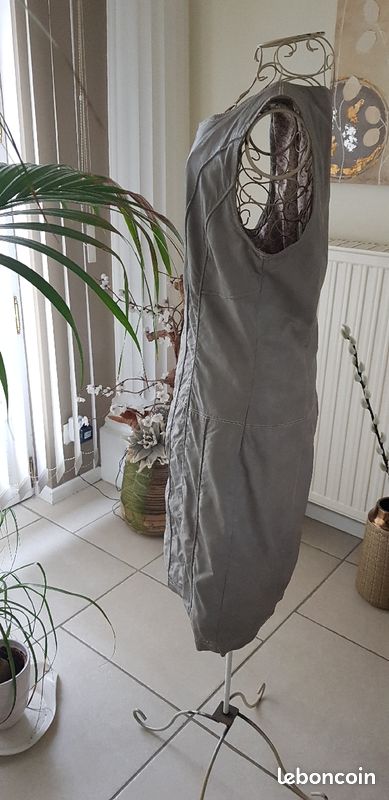 Robe t38 similicuir gris clair (image 3)