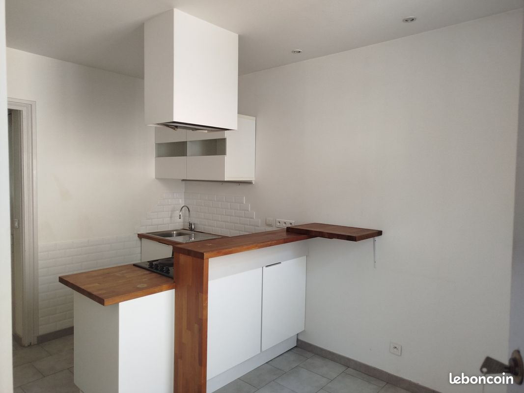 Appartement 1 pièce 34 m² · à Nîmes · 34 m² · 480 €