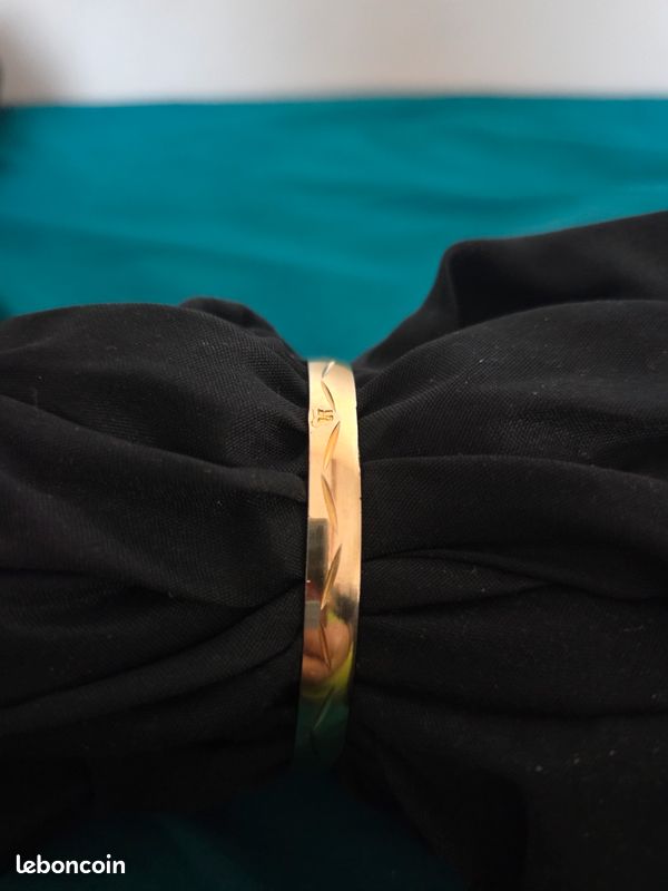 Bracelet Yves Rocher bijou de collection vue de dos — LBC AT'Brocante Troyes