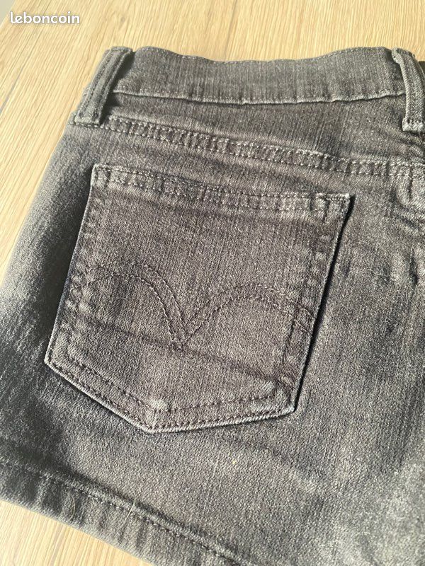Short Levi’s (image 4)