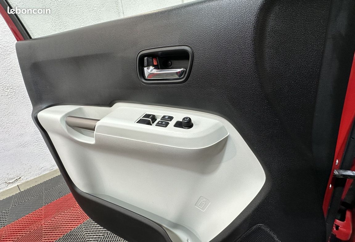 Suzuki Ignis 1.2 Dualjet Privilège (image 18)