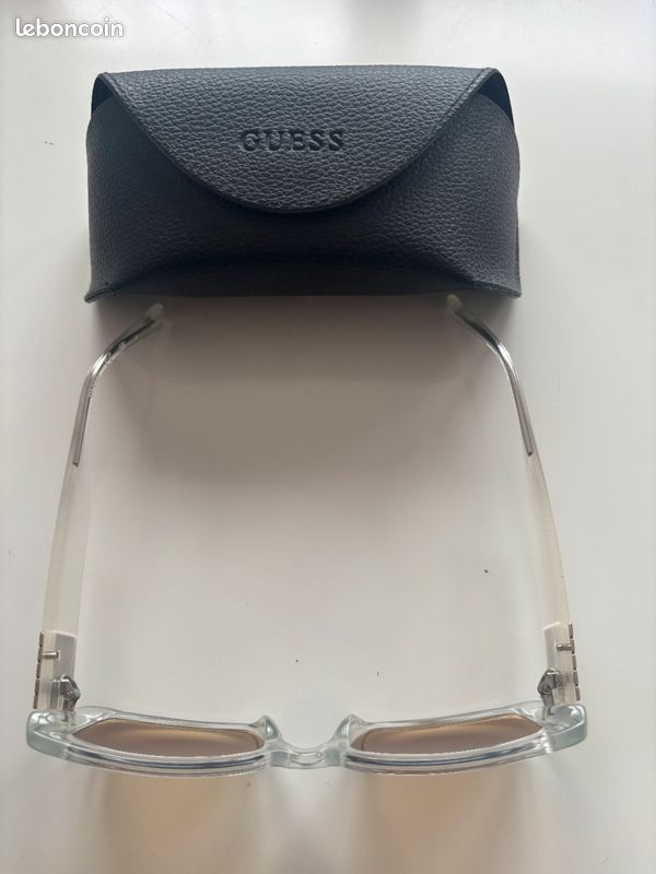 Lunettes de soleil Guess - neuves (image 3)