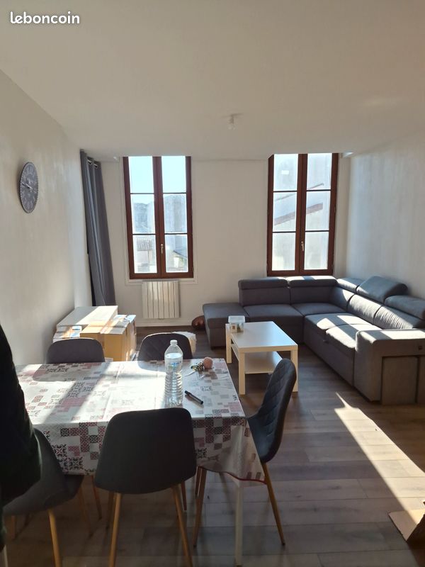 Appartement 4 pièces 52 m² · à Saintes · 52 m² · 550 €/mois