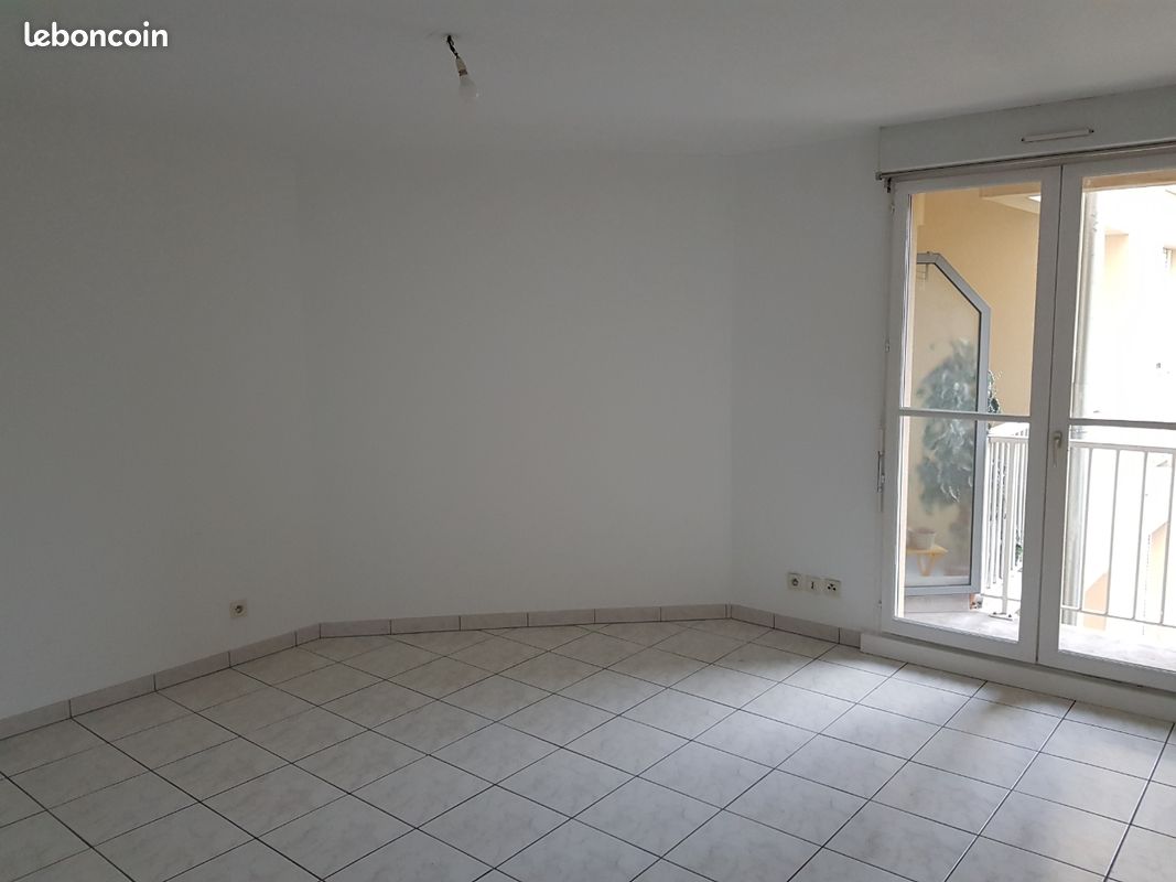 Appartement a louer brie-comte-robert - 28 m2 - Surfyn
